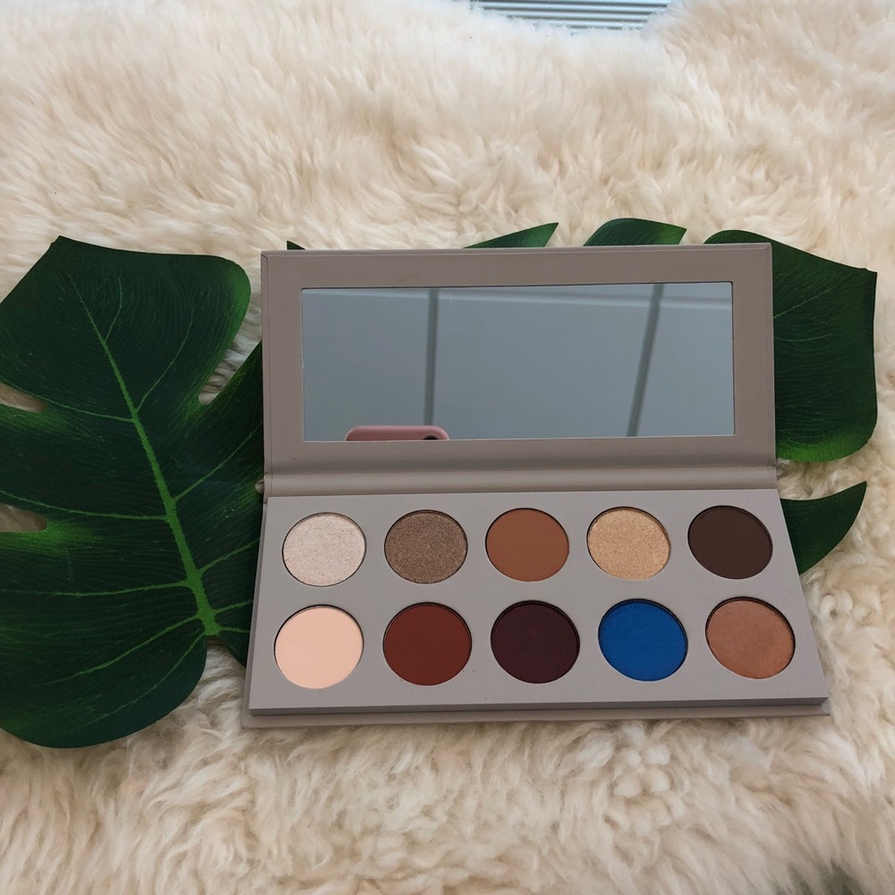 KKW x MARIO eyeshadow palette NIB ✨ 